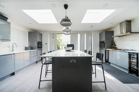21 Woodvale Avenue, London, SE25 4AD