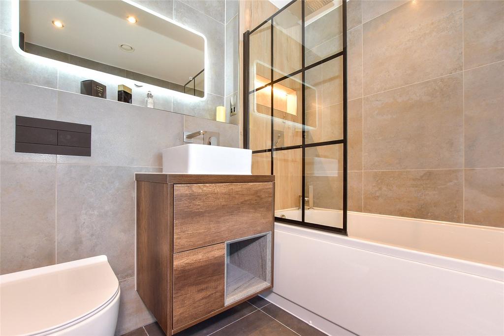 Plot 12 Bathroom