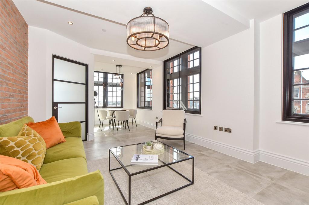 Plot 12 Living