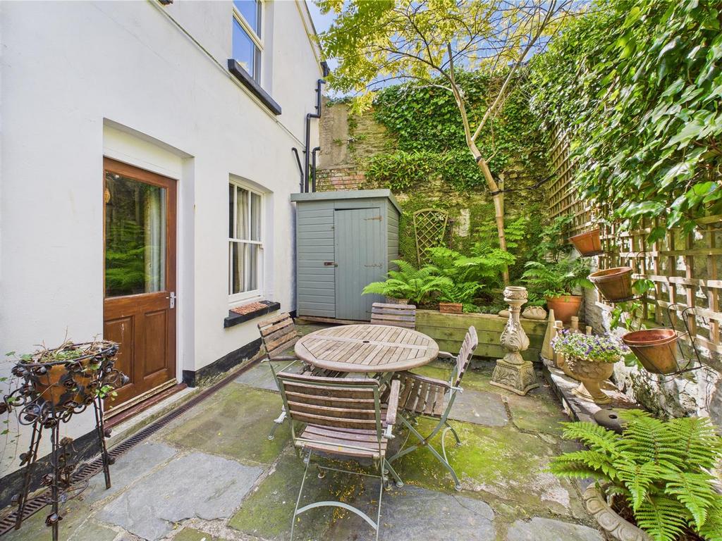 CAM02742 G0-PR0021-STILL011.jpg