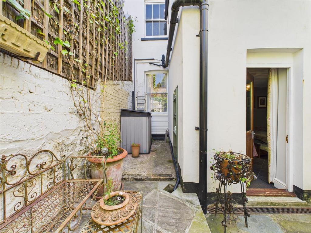 CAM02742 G0-PR0021-STILL012.jpg