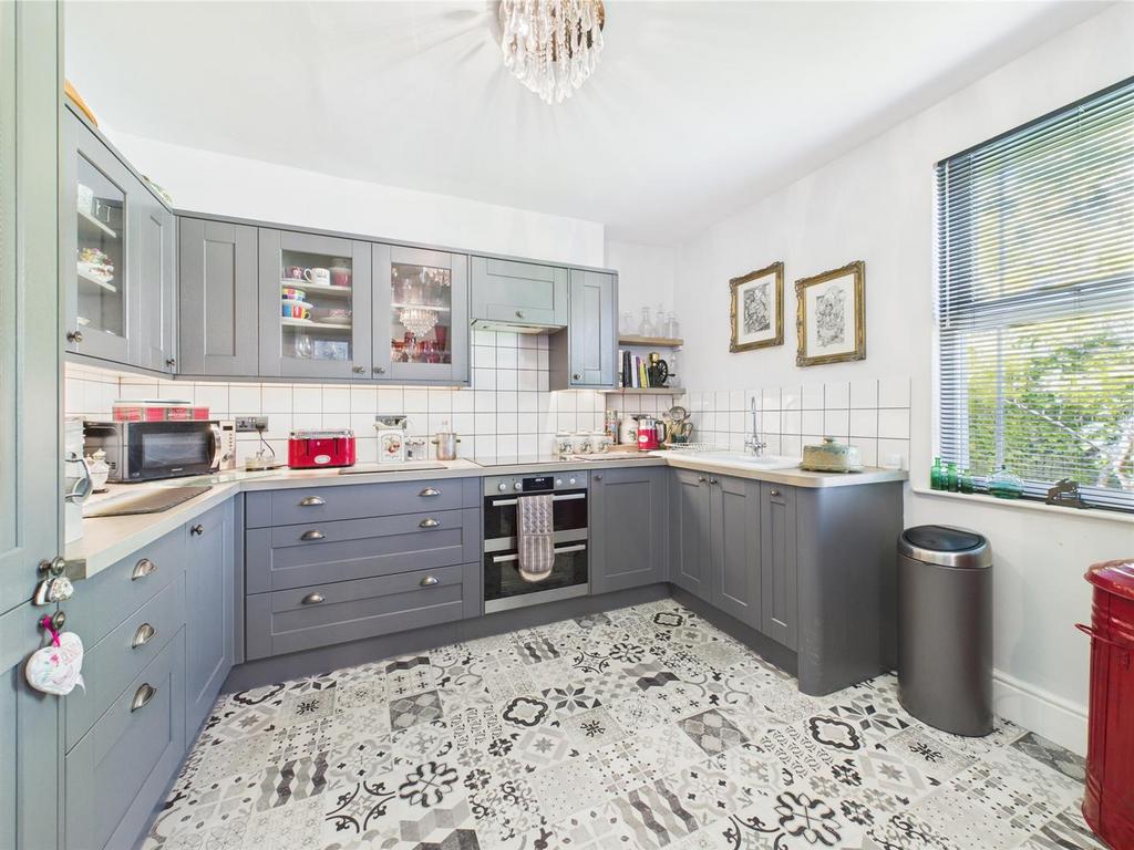 CAM02742 G0-PR0021-STILL017.jpg