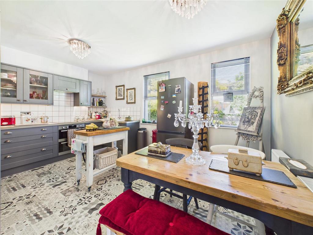 CAM02742 G0-PR0021-STILL013.jpg