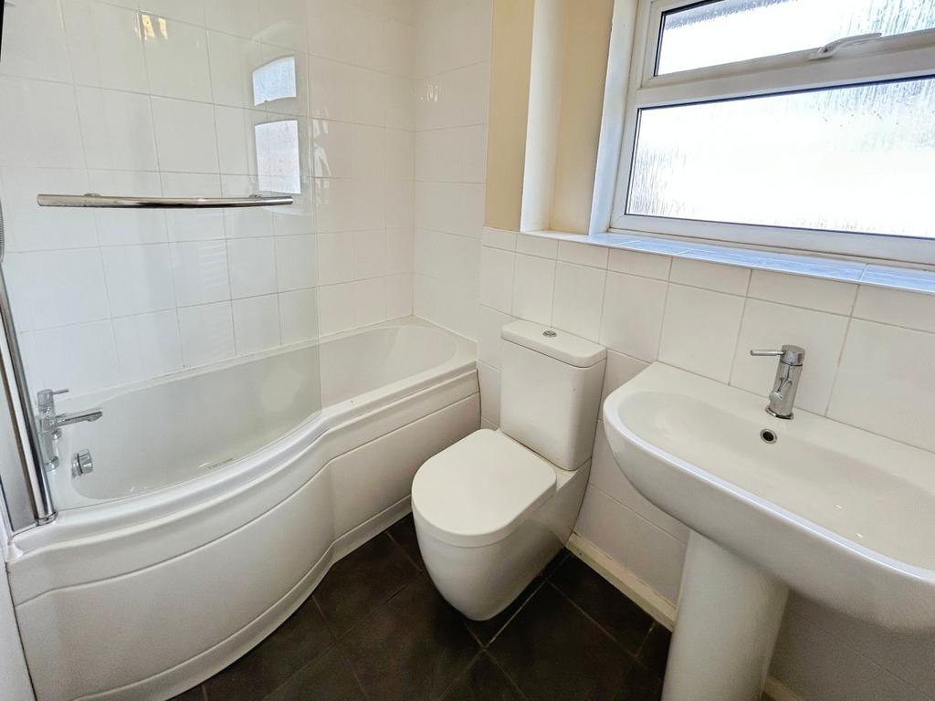 End terrace 3 bedroom