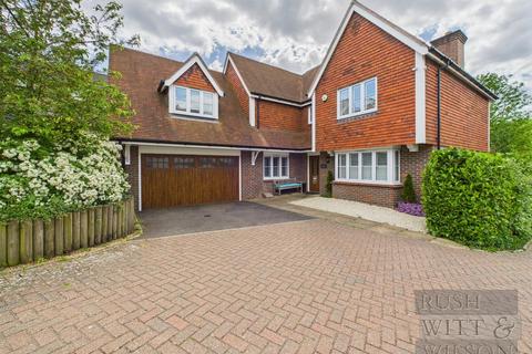 5 bedroom detached house for sale, Woodlands Way, Hastings