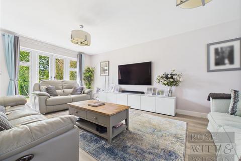 5 bedroom detached house for sale, Woodlands Way, Hastings