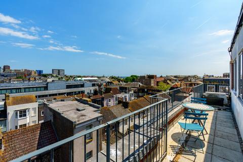 2 bedroom penthouse for sale, Tichborne Street, North Laine, Brighton
