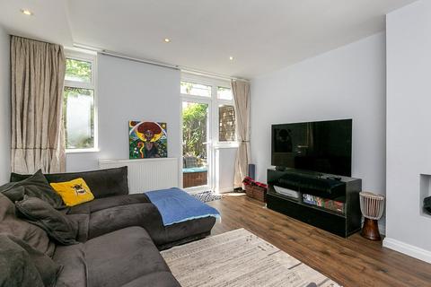 2 bedroom terraced house for sale, Lambscroft Avenue, London, SE9