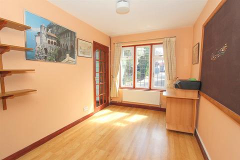 28 Boundary Road, Carshalton, SM5 3HG