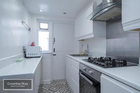 2 bedroom house for sale, Buxton Road, Tideswell, Buxton