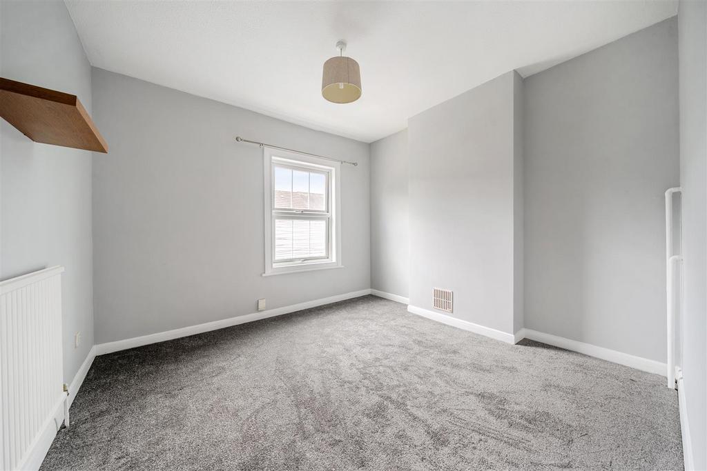 Bedroom 1 h.jpg
