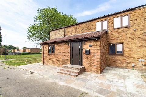 15 Buckerills, Basildon, SS13 3EP