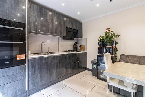 15 Buckerills, Basildon, SS13 3EP