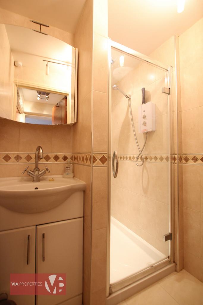 11 Burford Street Hoddesdon via properties...