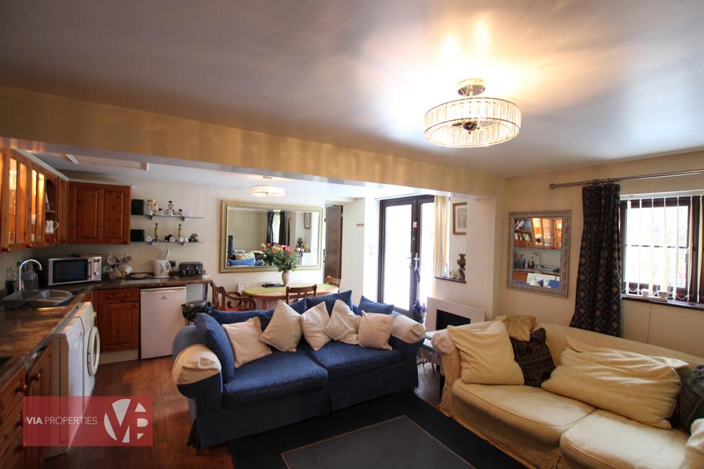 11 Burford Street Hoddesdon via properties...