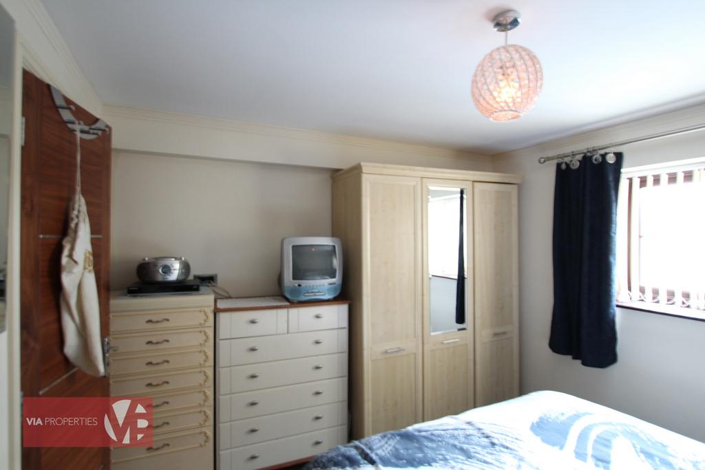 11 Burford Street Hoddesdon via properties...