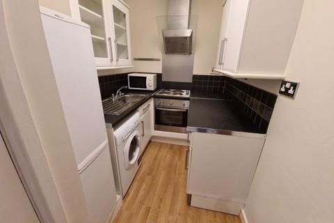1 bedroom flat to rent, Moorland Road, Leeds LS6