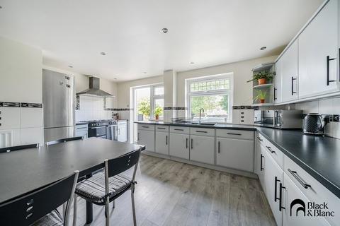 229 Pickhurst Rise, West Wickham, BR4 0AQ