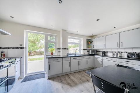 229 Pickhurst Rise, West Wickham, BR4 0AQ