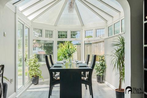 229 Pickhurst Rise, West Wickham, BR4 0AQ