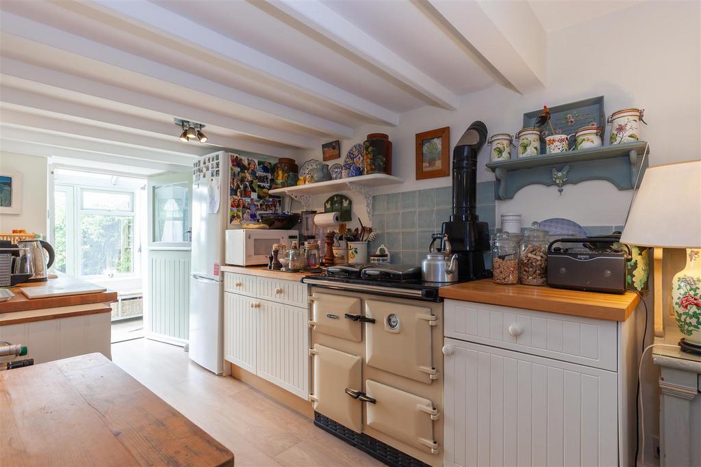 Kitchen 1.jpg