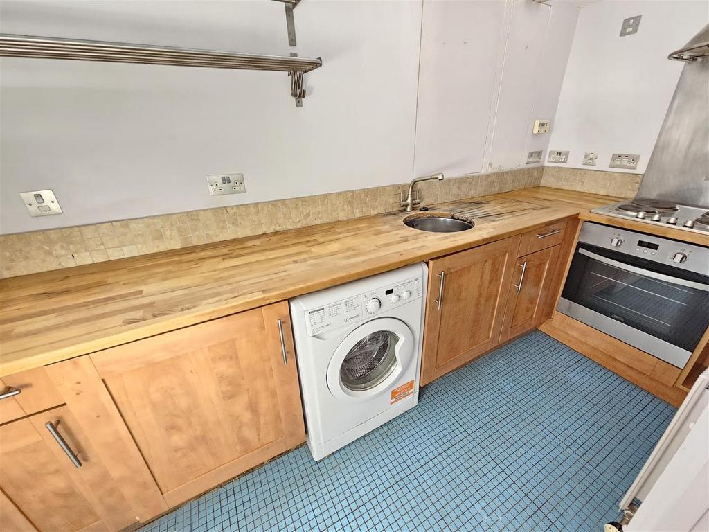 Kitchen Area.jpg