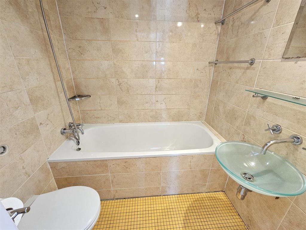 Bathroom.jpg