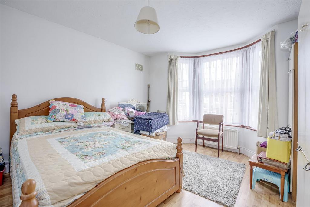 5 Kitchener Road, HP11 2 SH-5.jpg