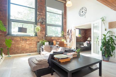3 bedroom duplex for sale, Old School Loft, Whingate, LS12 3BW
