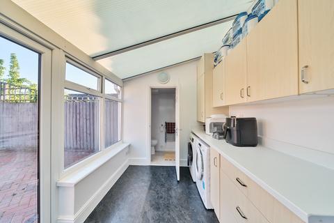 3 bedroom detached house for sale, Weston Lane, Hampshire SO19