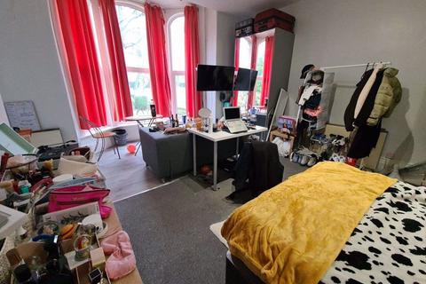 1 bedroom flat to rent, Moorland Road, Leeds LS6