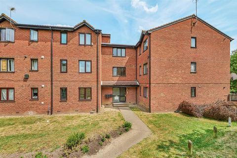 Samuel Close, London SE14