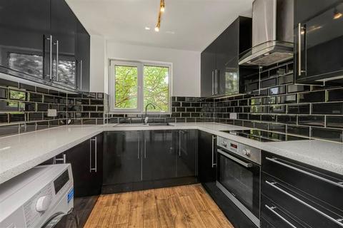 2 bedroom flat for sale, Samuel Close, London SE14
