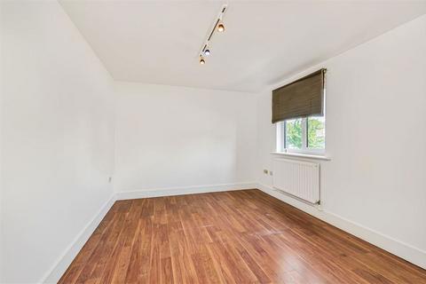 2 bedroom flat for sale, Samuel Close, London SE14