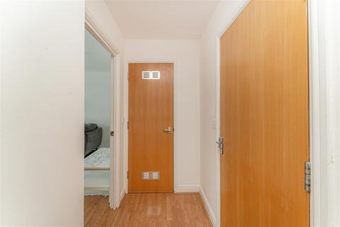 2 bedroom apartment for sale, Heaton Court, Denham Road, London N20