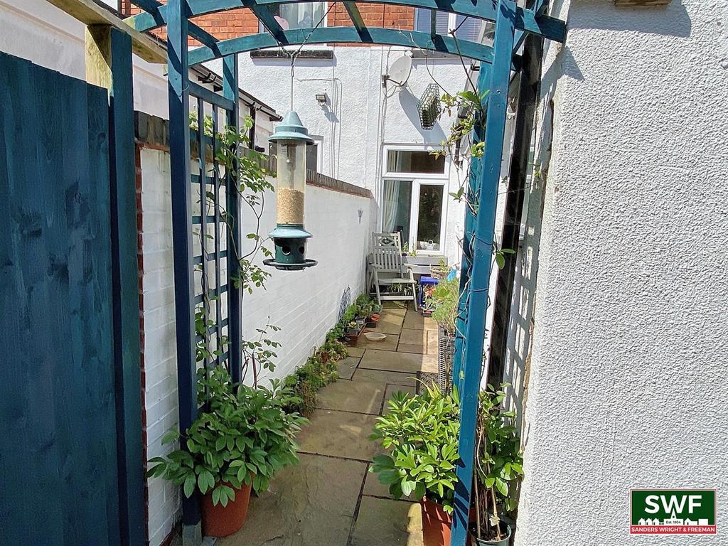 Side passage.jpg