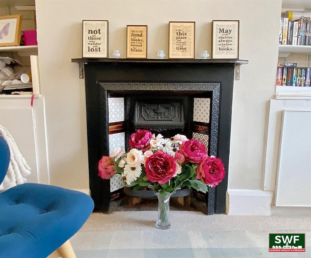 Fireplace2.jpg