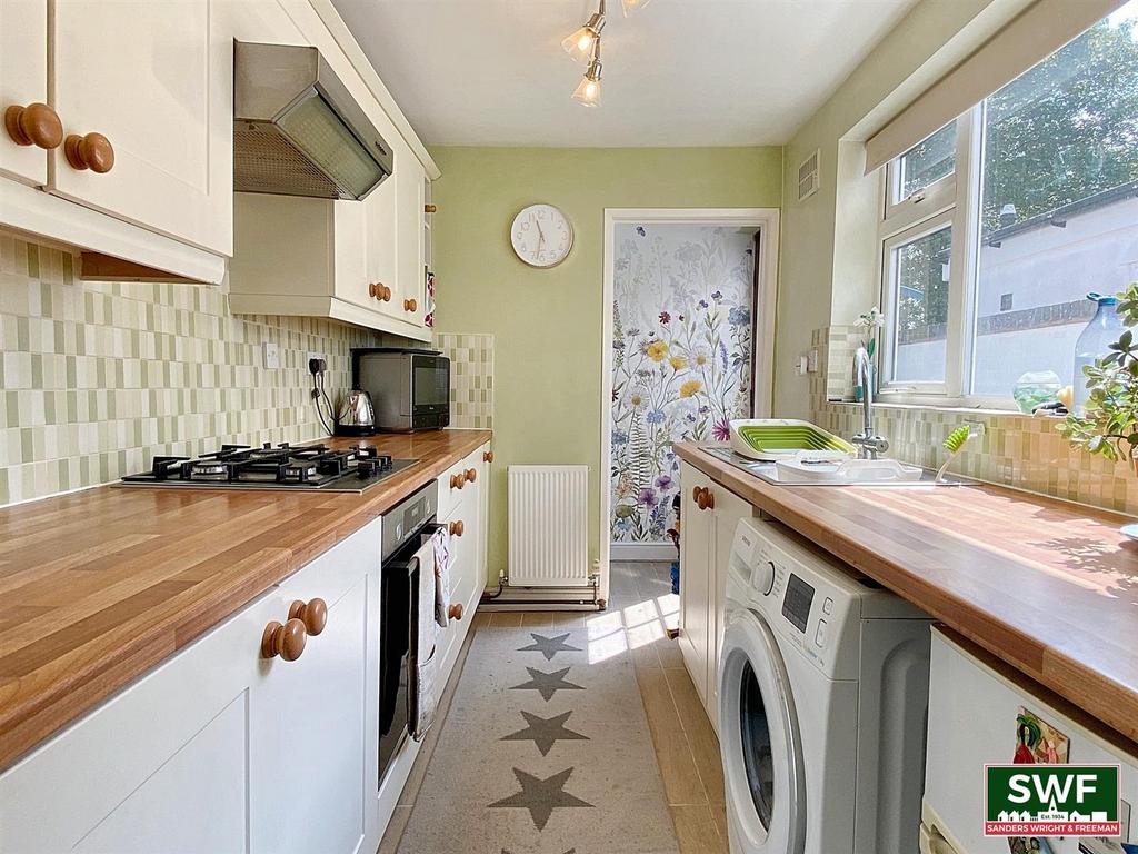Kitchen1.jpg