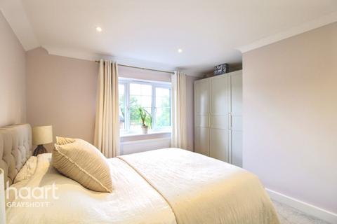 undefined, Hepplewhite Place, Hindhead