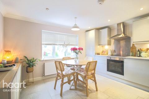 undefined, Hepplewhite Place, Hindhead