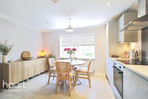 undefined, Hepplewhite Place, Hindhead