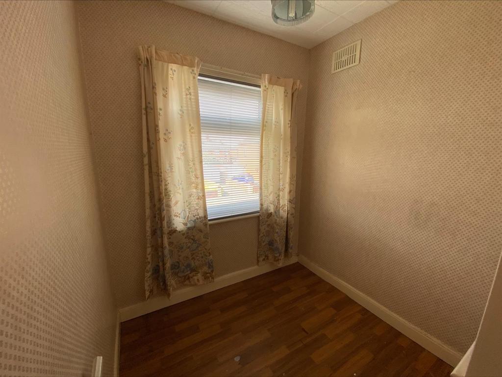 Bramleys Estate Agents - Trenton Road - Batley (9)