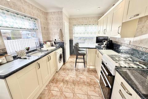 8 Awelon, Towyn, Abergele, LL22 9NS