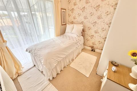 8 Awelon, Towyn, Abergele, LL22 9NS