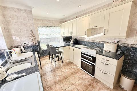 8 Awelon, Towyn, Abergele, LL22 9NS