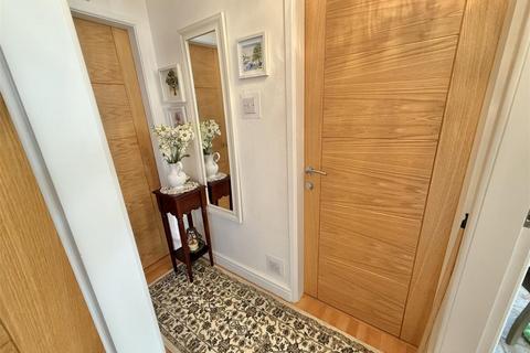 8 Awelon, Towyn, Abergele, LL22 9NS
