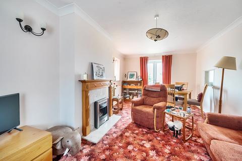 2 bedroom detached house for sale, Grove End Road, Farnham, Surrey, GU9