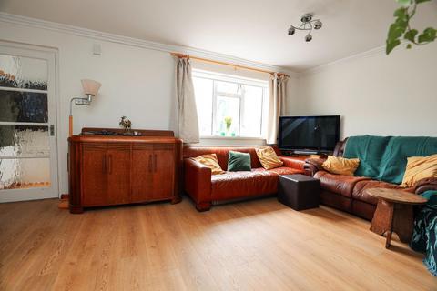 36 Druids Green, Cowbridge, CF71 7BP