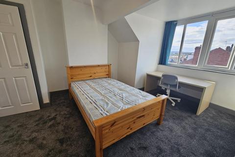 5 bedroom house to rent, Royal Park Grove, Leeds LS6