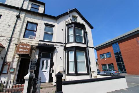 2 bedroom maisonette to rent, Rawcliffe Street, Blackpool